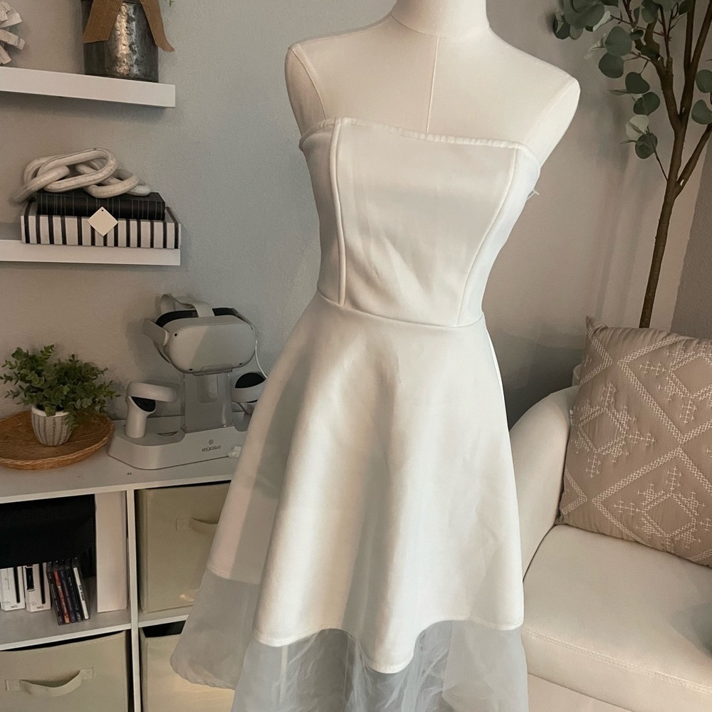 Chic White Strapless Midi Dress